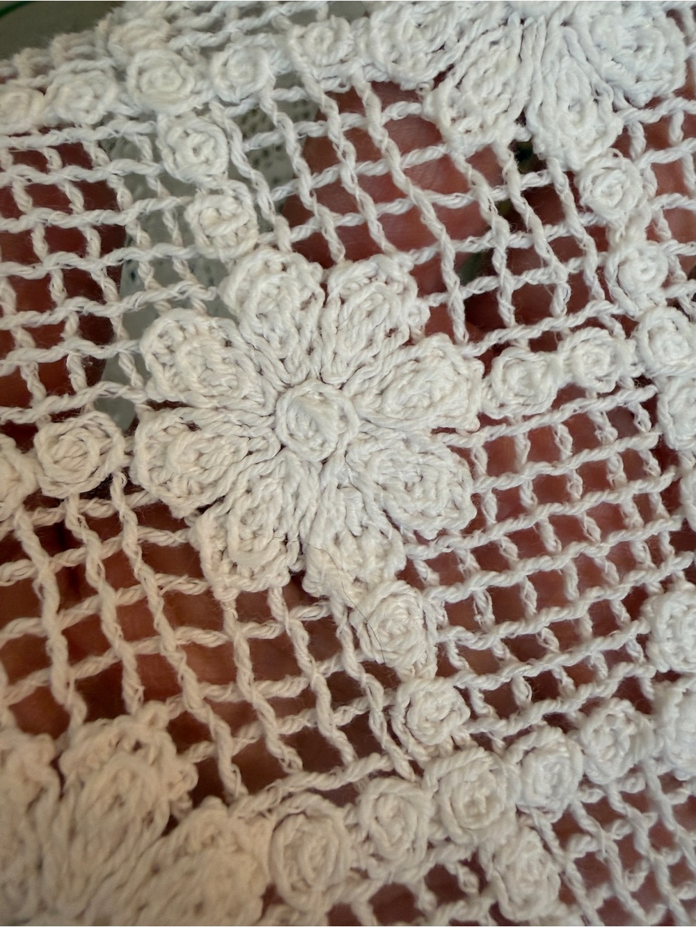 Coco + Carmen White Flower Crochet V-Neck Tunic One Size - Picture 10 of 12